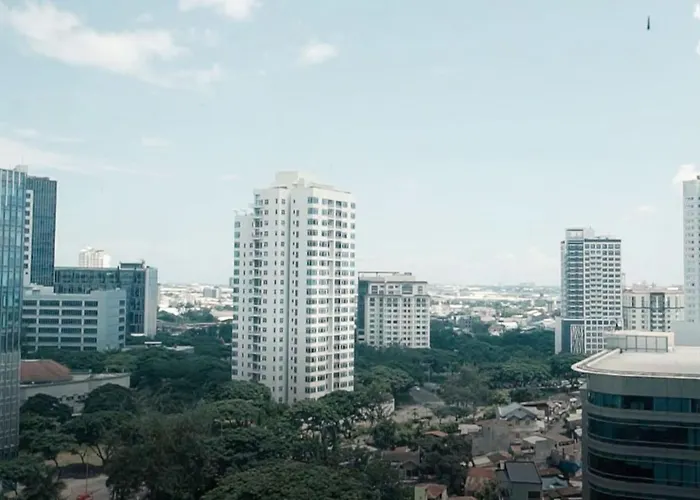 Aparthotel Accross Ayala Center, Right Where The Action Is Cebu Stadt