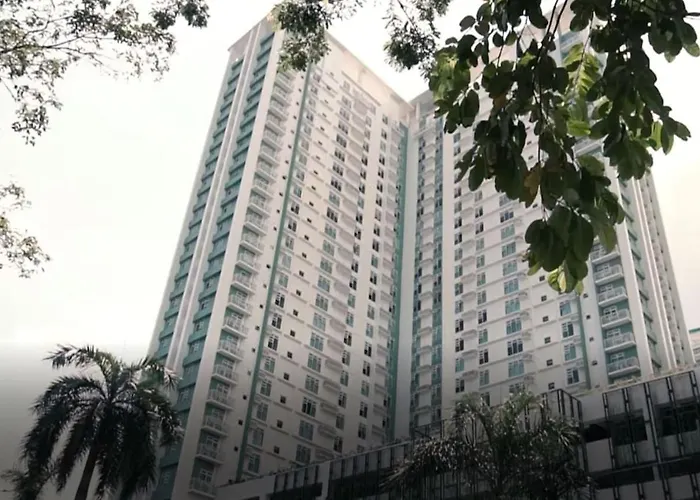 Accross Ayala Center, Right Where The Action Is Aparthotel Cebu Stadt